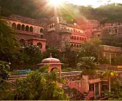 Neemrana Vacation Package