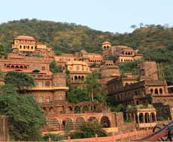 Tour Package Neemrana